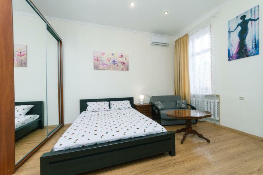 Apartment On Saksahanskoho Street Kiev Eksteriør billede