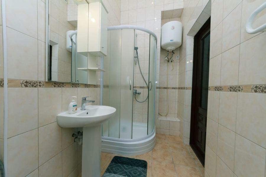 Apartment On Saksahanskoho Street Kiev Eksteriør billede